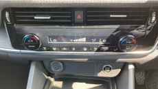 Nissan Qashqai 1.3 DiG-T MH Acenta Premium 5dr Petrol Hatchback